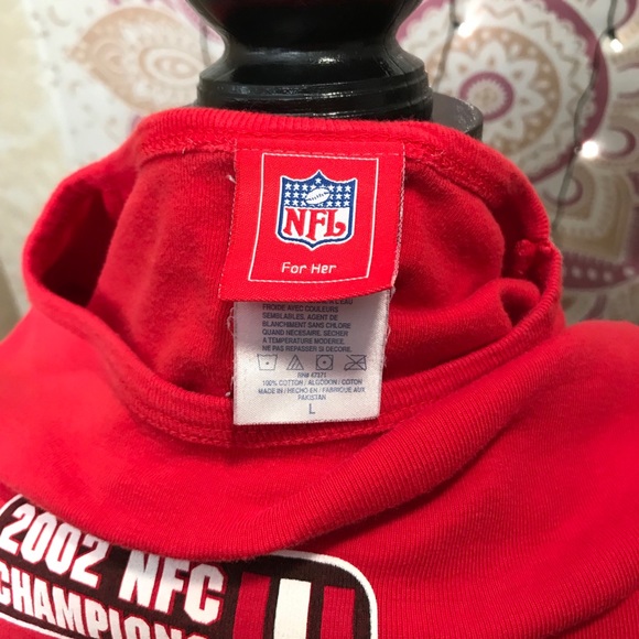 NFL for Her 2002 NFC Champions Buccaneers Red Tee - Picture 5 of 5